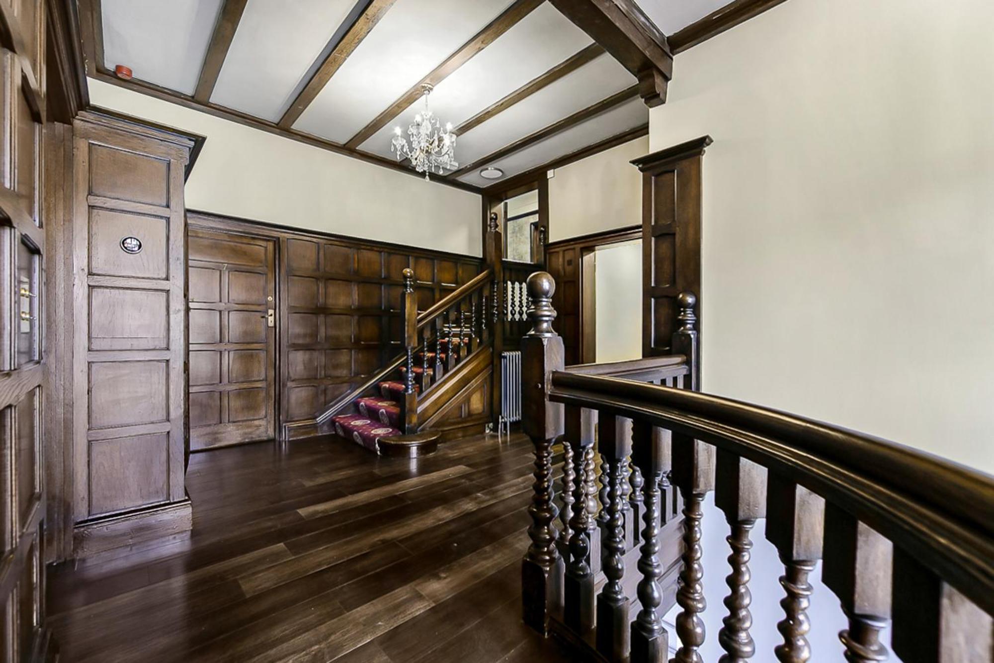 Tudor Grange Борнмът Екстериор снимка